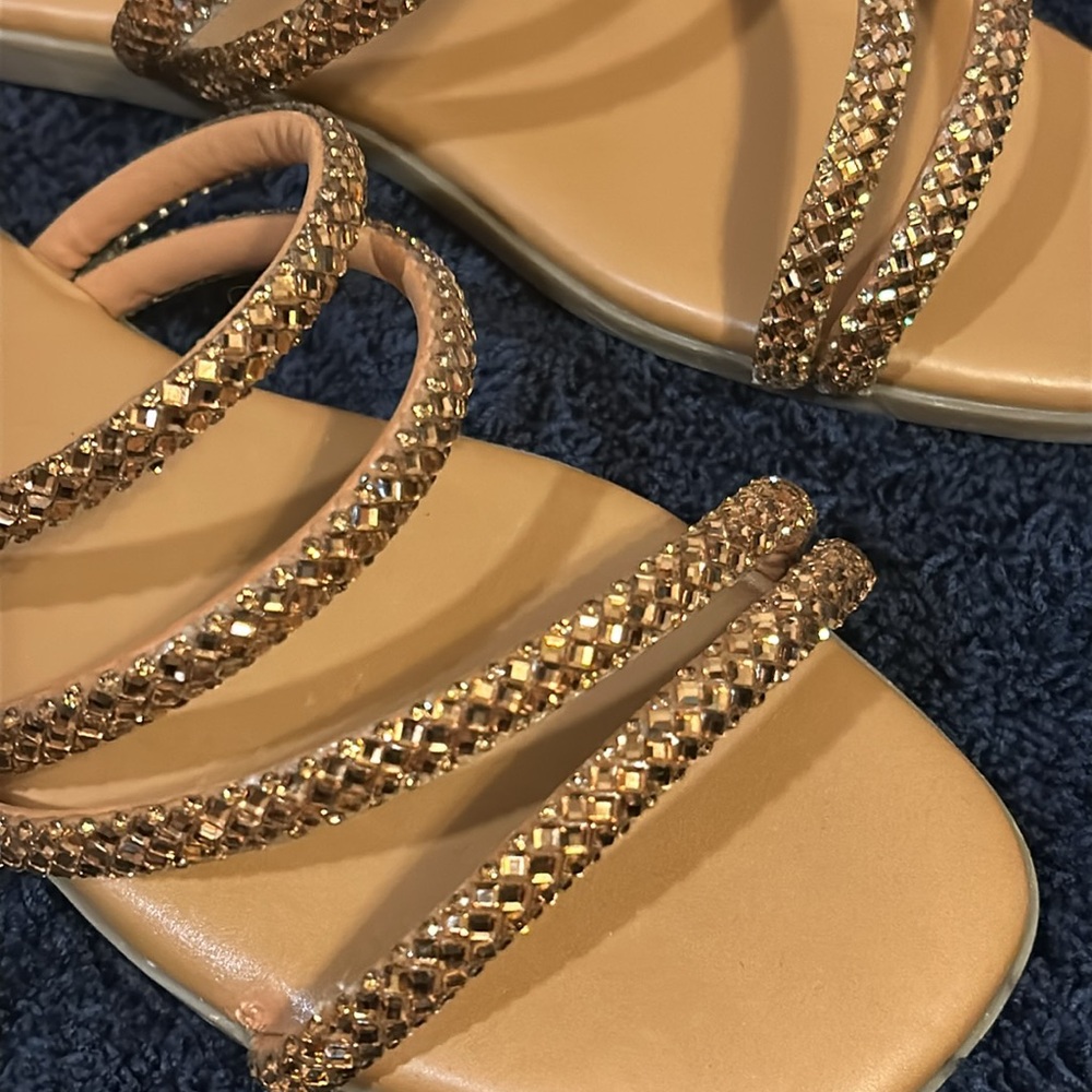 MADDEN GIRL Gold Sparkle Flat Sandals Size 7.5 - Picture 3 of 5